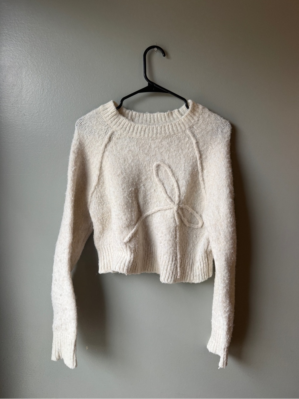American Eagle Cream Tie-Front Cropped Sweater – Women’s Medium